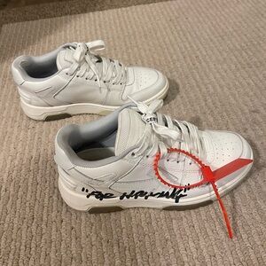 Women’s Off White Out Of Office For Walking shoe. White, Size 37.